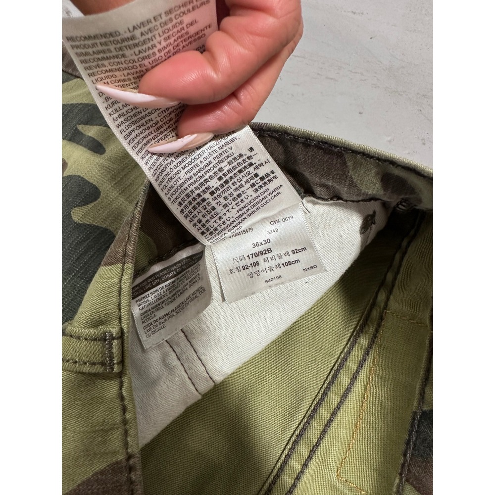 Levis 541 Athletic Taper Camo Pants Mens 36x30 Woodland Camouflage Trousers - Picture 5 of 5